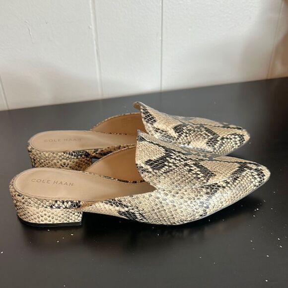 COLE HAAN Piper ROCCIA Snake Print Loafer Mule Shoes Women's 8.5 - Picture 1 of 11